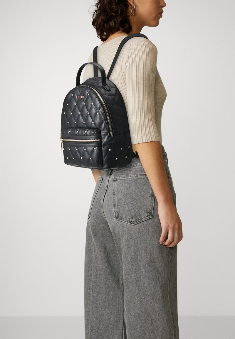 LIU JO Onice ECS Backpack Zaino Donna M – Tortora Chiaro, Effetto Granuloso, 23x30,5x12 Cm, Elegante E Casual