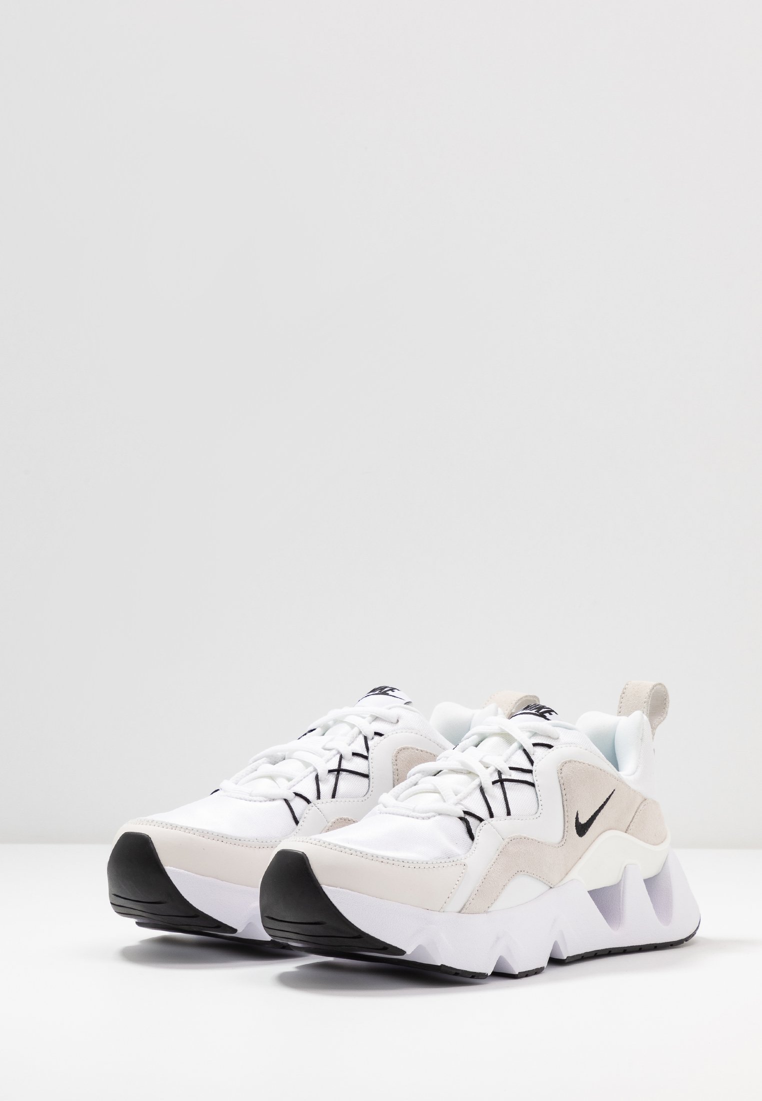 Nike Sportswear RYZ Joggesko whiteblacksummit white Nike Sportswear P 6000 Joggesko whitevarsity red