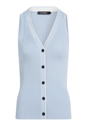 Gaiši zils, ribots adīts piedurkņu vaļējs džemperis ar V-veida izgriezumu, baltu apmali un melniem pogām priekšpusē. Zīmola logotips pie apkakles.