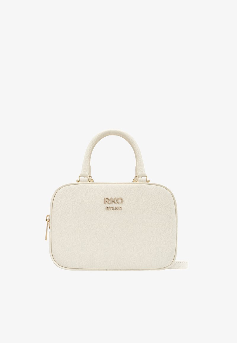 Bijela torba od umjetne kože pravokutnog oblika, s dvije ručke, zlatnim logotipom, zatvaračem na patentni zatvarač i malim detaljem na remenu.