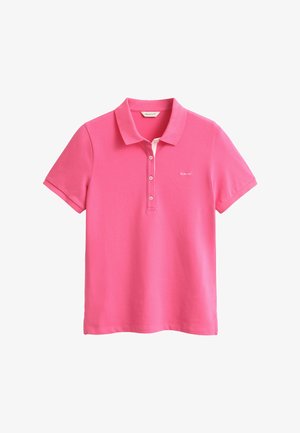 Polo a maniche corte di un rosa acceso, con colletto, quattro bottoni e piccolo logo bianco "GANT" sul petto sinistro.