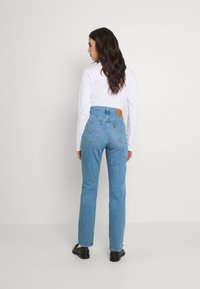 Levi's® 70S HIGH STRAIGHT - Calças de ganga de perna direita - marin park