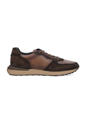 Brown leather and suede sneaker with lace-up closure and beige rubber sole, shown from the side on a white background.