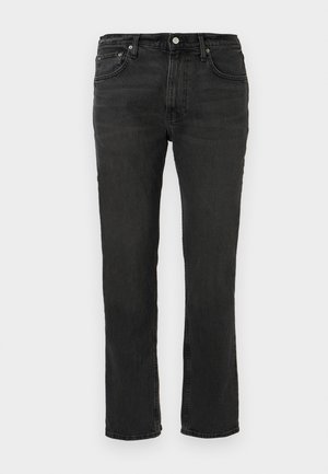 Μαύρο τζιν παντελόνι ίσιας γραμμής με πέντε τσέπες και θηλιές για ζώνη, με κουμπιά στο μπροστινό μέρος και εμφανείς λεπτομέρειες ραφής.