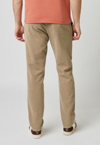 Faguo DREUILLE - Stoffhose - beige
