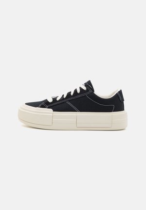 Sneakers - black