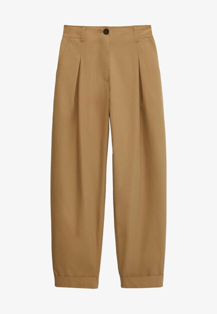 Pantalon beige taille haute à jambes larges avec plis, fermeture à boutons sur le devant, passants pour ceinture, poches latérales et ourlets retroussés.