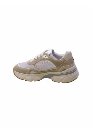 Sneaker beige e bianco in mesh con suola spessa, chiusura con lacci frontale e dettagli in camoscio, mostrata dal lato esterno.