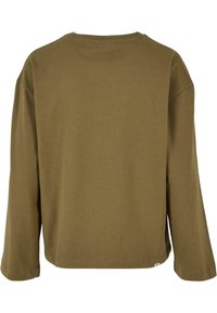 Olivgrünes Langarmshirt mit Rundhalsausschnitt, fallenden Schultern und geradem Saum. Hergestellt aus weichem, glattem Stoff. Keine sichtbaren Muster oder Beschläge.