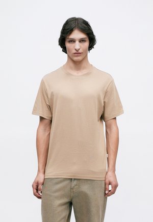 ASPEN SS O NECK NOOS - T-shirts - kelp
