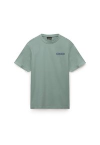 Mentolově zelené tričko s krátkým rukávem vyrobené z bavlny, s malým modrým logem na levé části hrudi. Kulatý výstřih a volnější střih.