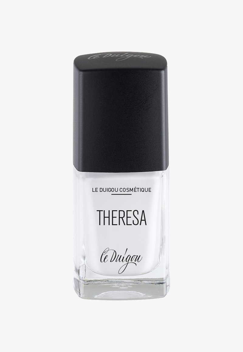 Nagellackflasche mit einem klaren Glasboden und einem quadratischen schwarzen Deckel. Das Etikett zeigt den Namen "THERESA" in fettem schwarzen Text.