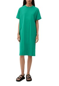 s.Oliver MIT GESCHLITZTEM SAUM - Robe en jersey - smaragd