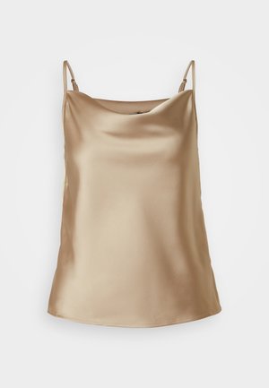 Camisole en satin beige clair avec de fines bretelles et un décolleté doucement drapé, présentant une texture lisse et brillante.