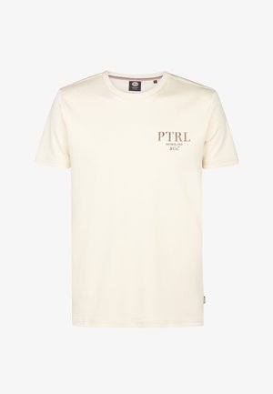 Maglietta beige a maniche corte con girocollo e piccolo testo marrone "PTRL Petrol Ind & Co." sul petto sinistro.