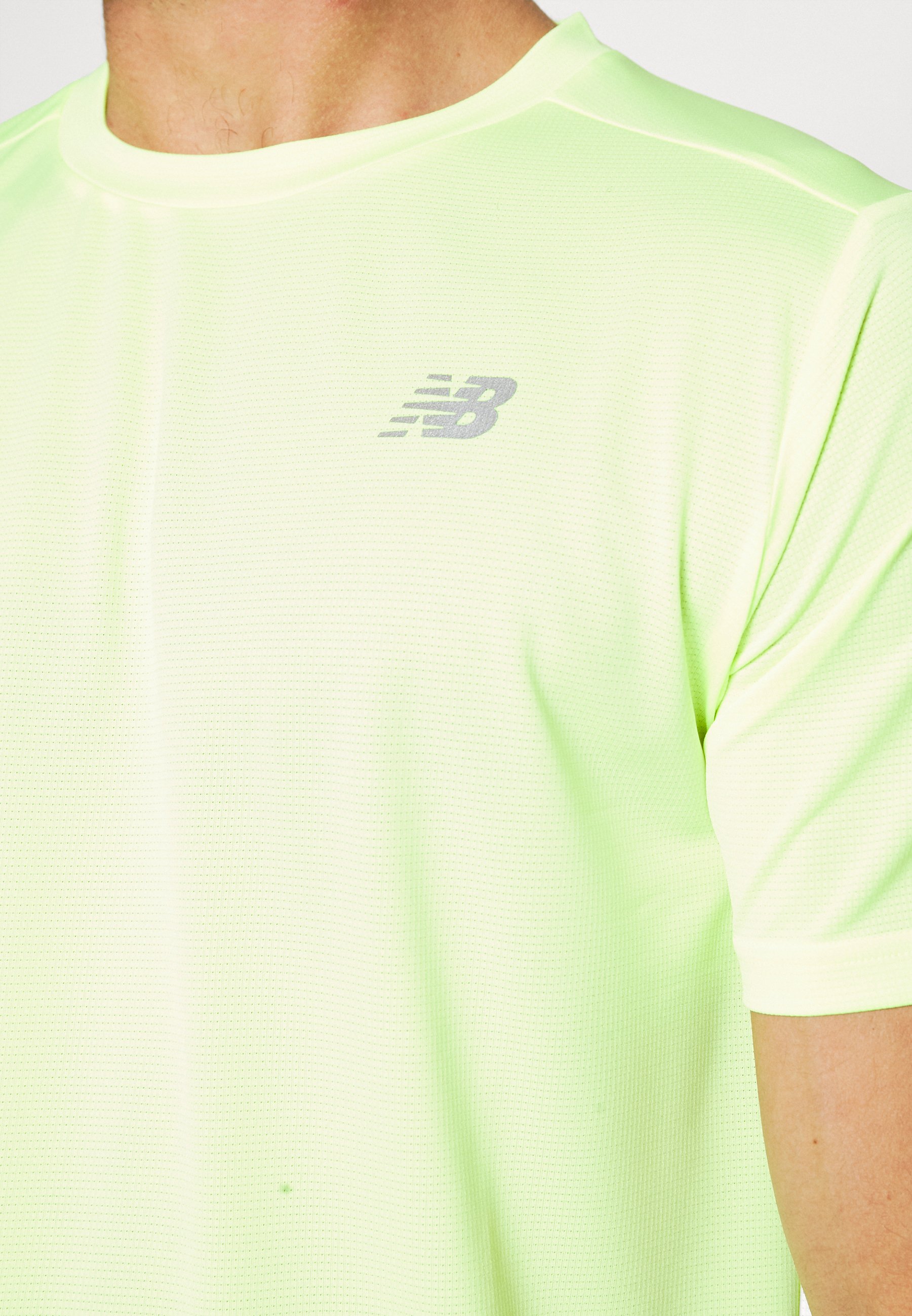 New Balance CORE RUN SHORT SLEEVE 