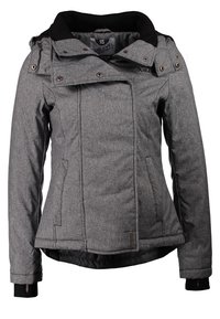 Veste matelassée grise pour femme avec fermeture éclair, col montant, rabat coupe-vent à boutons pression, poches latérales et taille cintrée, vue de face.