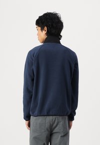 Jack & Jones JCOPEAK HIGH NECK HALF ZIP - Felpa in pile - navy blazer