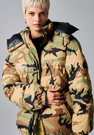 Grimey Chaqueta de invierno - camo