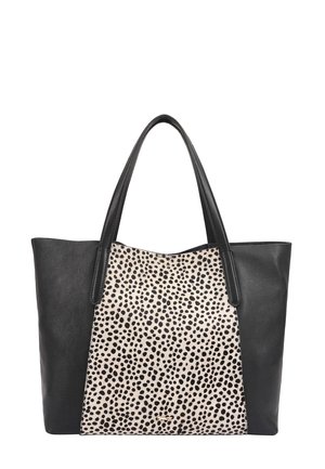 Zwarte leren boodschappentas met luipaardprint op het voorpaneel en twee schouderbanden.