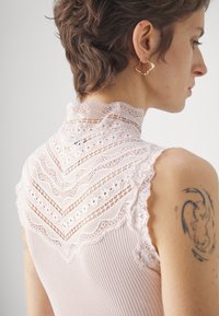 Rosemunde BENITA TURTLENECK - Topp - soft rose