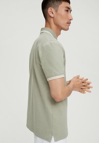 s.Oliver MIT FLAMMGARNSTRUKTUR - Koszulka polo