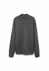 Dunkelgrauer, gestrickter Pullover mit einem gerippten Rundhalsausschnitt, langen Ärmeln und einer kastigen Form. Weiche Textur, minimales Design, keine sichtbaren Muster oder Beschläge.