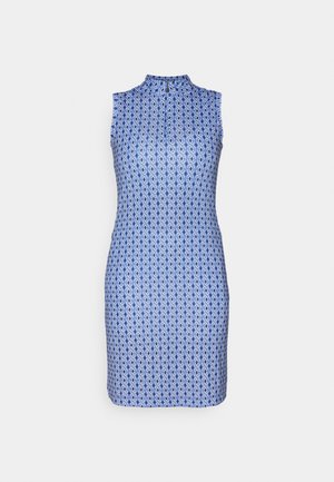 Vestido sin mangas y de cuello alto en azul, que presenta un patrón geométrico. Textura suave con una forma ajustada, corte a la altura de la rodilla y sin cierres visibles.