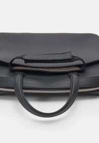 BOSS CROSSTOWN S DOC CASE - Kovčeg - black