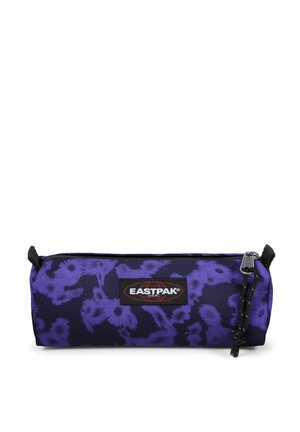 BENCHMARK SINGLE - Penalhuse - flower swift purple