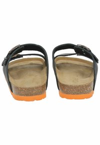 Sandali neri con due cinturini, una soletta in sughero e una suola in gomma arancione. I cinturini presentano fibbie in metallo per la regolazione.