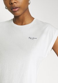 Pepe Jeans BLOOM - T-shirt basic - off white