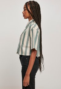 Urban Classics OVERSIZED STRIPE   - Košilová halenka  - greenlancer softseagrass