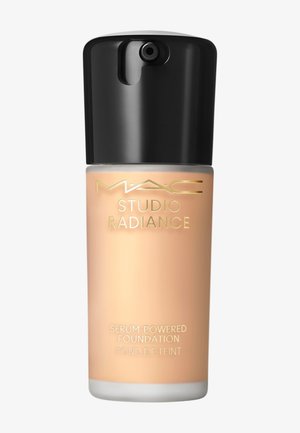 MAC STUDIO RADIANCE SERUM-POWERED FOUNDATION - Foundation - nc14.5