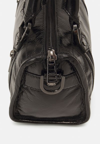 Zadig & Voltaire XS SUNNY VINTAGE PATENT - Taška s příčným popruhem - noir