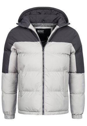Giubbotto imbottito in grigio chiaro e grigio scuro, con chiusura a zip, cappuccio e polsini elasticizzati. Presenta una trapuntatura orizzontale e due tasche laterali.