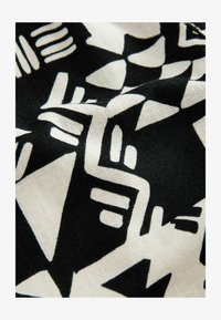 Atlasīts, black white aztec