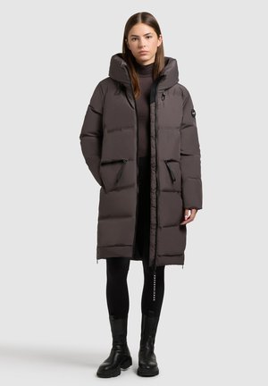 Dunkelgraue Steppjacke mit Kapuze, Reißverschlusstaschen und figurschmeichelndem Schnitt. Sie zeichnet sich durch eine glatte Textur und elastische Bündchen aus.