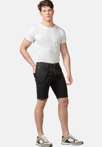 Koroshi LOW RISE - Kratke hlače od trapera - black
