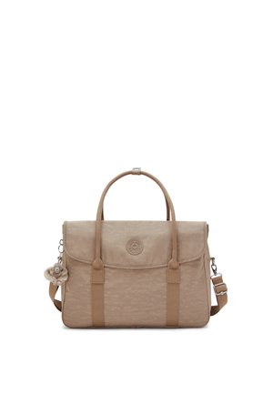 Beige rechteckige Handtasche mit zwei Griffen, verstellbarem Schulterriemen, Kipling-Logo vorne und einem kleinen Plüschaffen-Schlüsselanhänger.