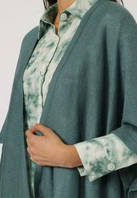 Vero Moda TIPO PONCHO - Poncho - verde azulado