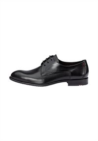 Schwarze Lederkleidschuhe mit einer glatten Zehenpartie und strukturiertem, durchlöchertem Seitenbereich, einer kleinen roten Akzentuation an der Ferse und Schnürdesign.