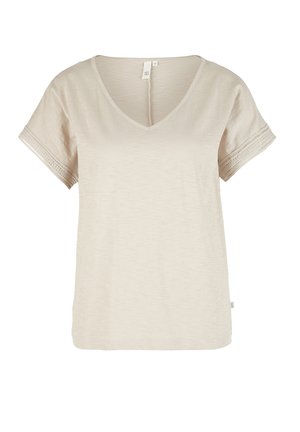 Beige shirt met korte mouwen, V-hals en decoratieve kantachtige bies op de mouwen, gemaakt van lichte stof, casual stijl.