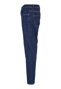 Sötétkék farmernadrág, slim fit szabással, klasszikus öt zsebes kialakítással és kontrasztos varrással. Az anyag sima, enyhén textúrázott felületű.