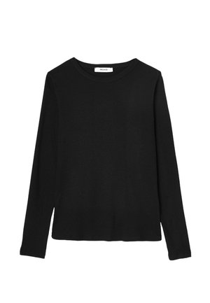 Haut noir à manches longues en tissu côtelé, avec un col crew et une coupe décontractée. Sans motifs ni accents supplémentaires.