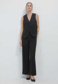 Calliope - GESSATO CON ABBOTTONATURA ALTA - Waistcoat - var ultrablack Thumbnail Image 1