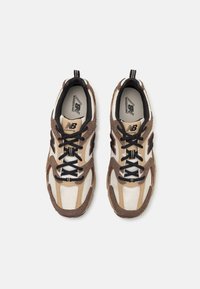 New Balance MR530 UNISEX - Sporta apavi - dark mushroom