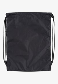 Fekete húzózsinóros táska, tartós szövetből készült, egyszerű téglalap alakú és sima felületű, két állítható vállpánttal.