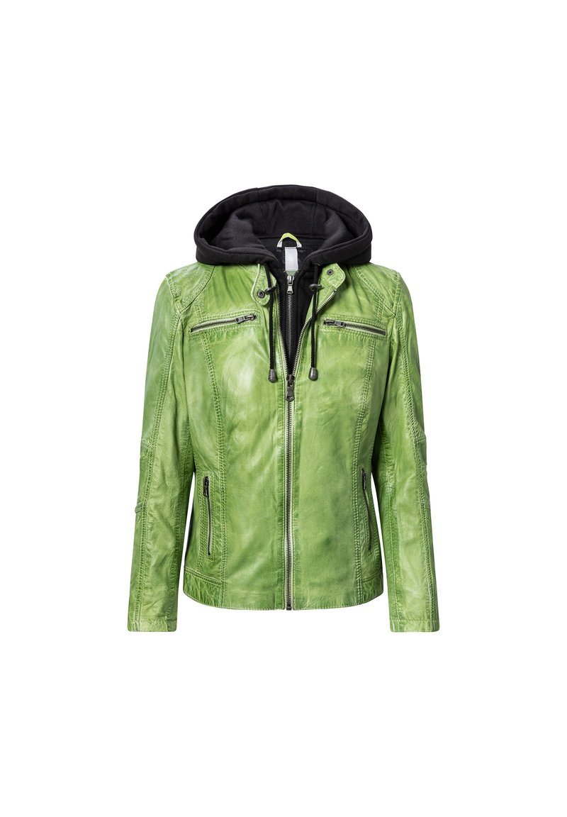 Grüne Lederjacke mit schwarzer Kapuze, Reißverschlusstaschen und figurschmeichelndem Design. Sie verfügt über eine glatte Textur und kontrastierende Materialien.
