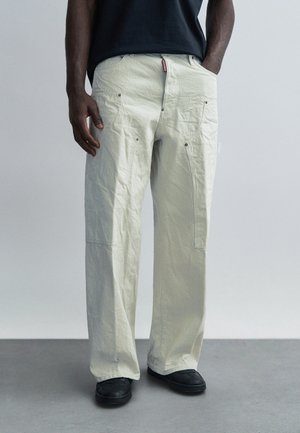 BAGGY  - Laza szabású farmerek - off white